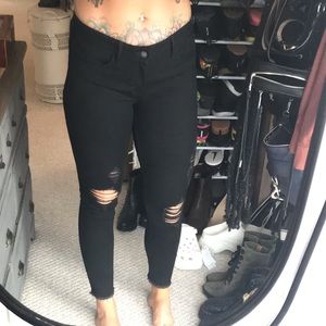 NWOT HOLLISTER Skinny Crop Distressed Ankle Jeans